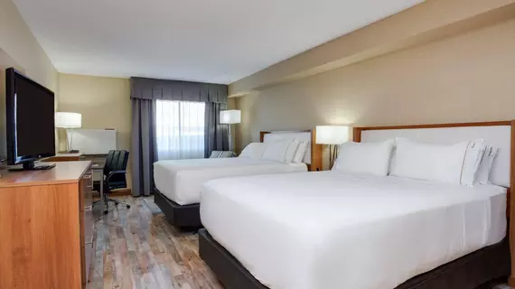 HOLIDAY INN EXPRESS & SUITES FREDERICTON | New Brunswick - Fredericton (ve civarı) - Fredericton