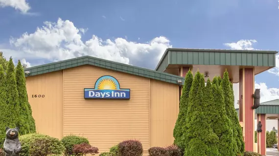 Days Inn Black Bear | Oregon - Salem (ve civarı) - Salem