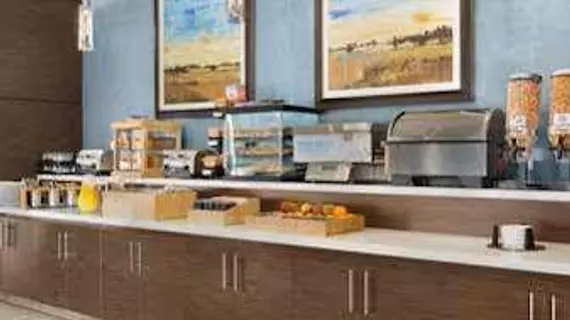 Days Inn and Suites Yorkton | Saskatchewan - Yorkton