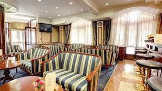 Hotel Downtown | Sofya (ve civarı) - Sofya - Sofya Kent Merkezi