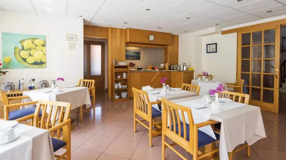 Hostal Residencia Sutimar | Balearic Adaları - Mayorka Adası - Calvia - Peguera