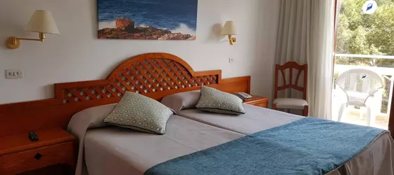 Hotel Pinos Playa | Balearic Adaları - Mayorka Adası - Campos - Migjorn