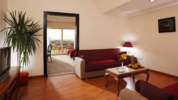 Golden 5 Sapphire Suites | Kızıldeniz İli - Hurgada (ve civarı) - Hurgada - Village Road