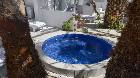 RK BEACH HOTEL | Ege Adaları - Santorini