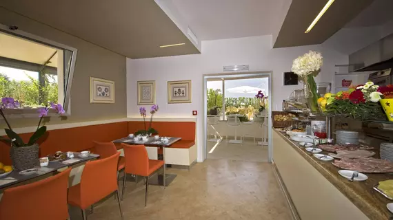 Hotel De Petris | Lazio - Roma (ve civarı) - Roma Kent Merkezi - Rione II Trevi