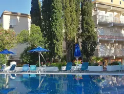 Ipsos Beach Hotel | İyon Adaları - Korfu - Dassia