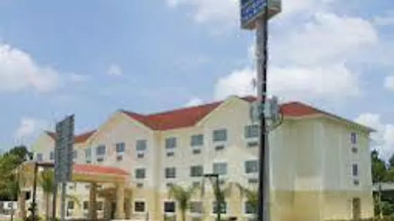 Best Western Inn & Suites Cleveland | Teksas - Conroe (ve civarı) - Cleveland