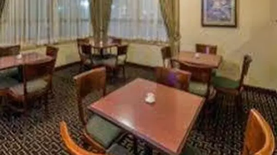 Baymont Inn & Suites - Birmingham/Vestavia | Alabama - Birmingham (ve civarı) - Vestevia Hills