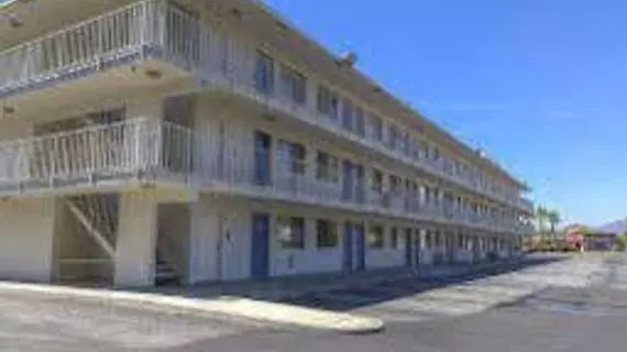 Motel 6 San Bernardino North | Kaliforniya - San Bernardino County - San Bernardino (ve civarı) - San Bernardino