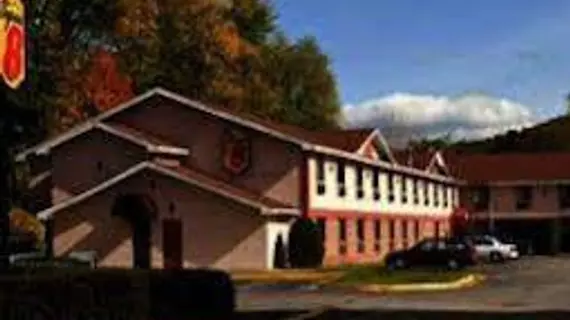 The Covered Bridge Inn | Vermont - Windham County - Brattleboro