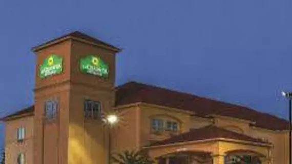 La Quinta Inn & Suites Cleveland | Teksas - Conroe (ve civarı) - Cleveland