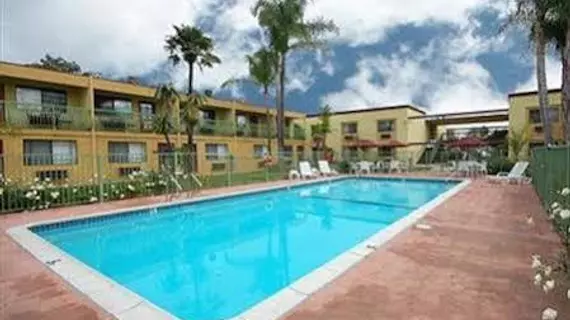 Comfort Inn & Suites Near Long Beach Conv. Ctr | Kaliforniya - Los Angeles County - Long Beach