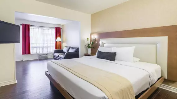 Hotel Universel | Quebec - Quebec (ve civarı) - Quebec - Ste. Foy - Sainte-Foy-Sillery-Cap-Rouge