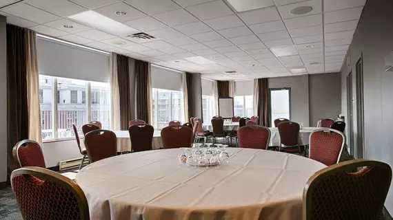 Best Western Plus Victoria Park Suites | Ontario - Ottawa (ve civarı) - Ottawa - Bank Street Promenade gezinti alanı - Centretown