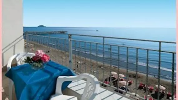 La Balnearia | Liguria - Savona (il) - Alassio