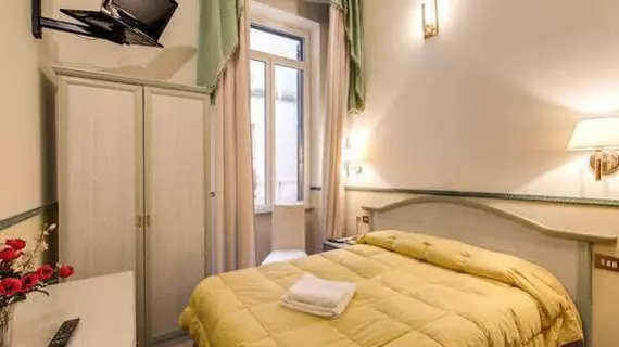 Cambridge Hotel | Lazio - Roma (ve civarı) - Roma Kent Merkezi - Rione XVIII Castro Pretorio