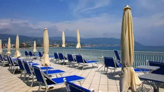 Hotel Arc En Ciel | Liguria - Imperia (il) - Diano Marina