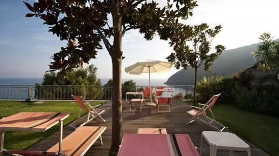 Hotel Residence Mondial | Liguria - Cenova (il) - Moneglia