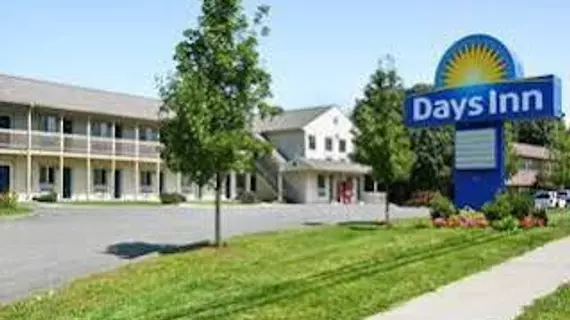 Days Inn Bethel - Danbury | Connecticut - Danbury (ve civarı) - Bethel