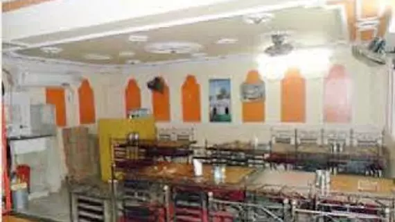 DELHI DARBAR | Batı Delhi - Ulusal Eyalet Başkenti Delhi - Delhi (ve civarı) - Yeni Delhi - Karol Bagh