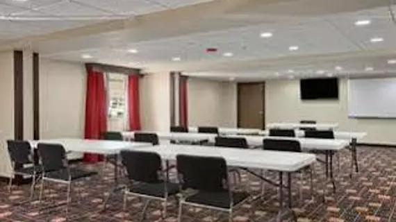 Ramada Inn Tulsa | Oklahoma - Tulsa (ve civarı) - Tulsa