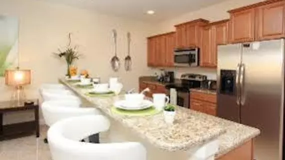 Paradise Palms Resort Deluxe Homes | Florida