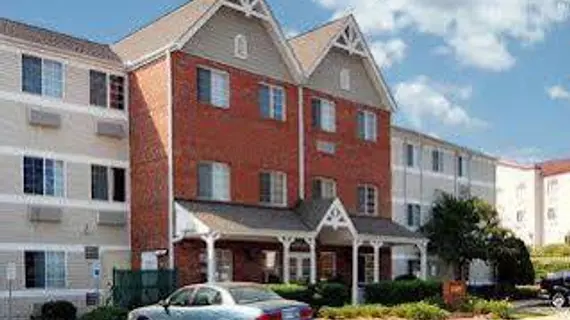 MainStay Suites Greenville Airport | Güney Karolayna - Greenville - Spartanburg (ve civarı) - Greenville