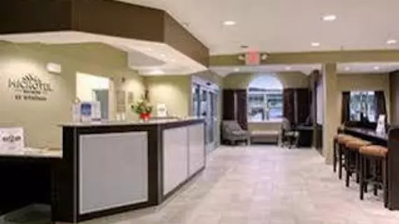 Microtel Inn & Suites by Wyndham Prairie du Chien | Wisconsin - Prairie Du Chien