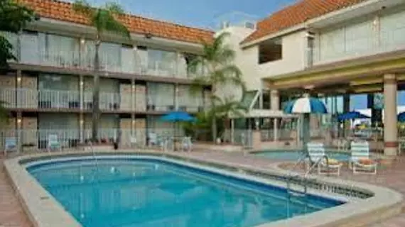 Quality Inn Central Clearwater | Florida - St. Petersburg - Clearwater (ve civarı) - Clearwater