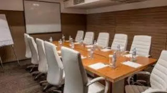 Ramada Hotel and Suites Baku | Bakü (ve civarı) - Baku