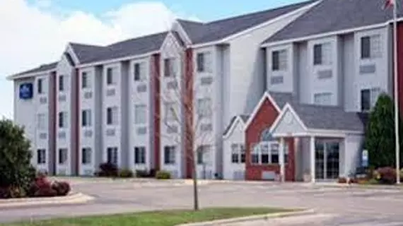 Microtel Inn & Suites by Wyndham Fond Du Lac | Wisconsin - Fond du Lac