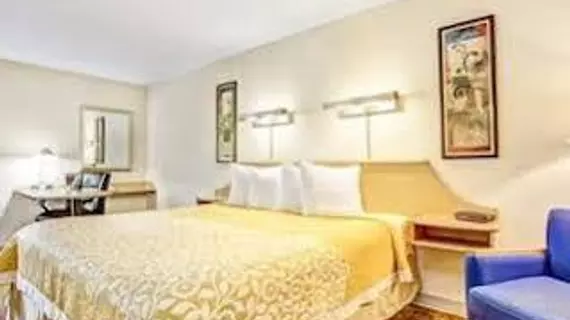 DAYS INN NASHVILLE AT OPRYLAND/MUSIC VALLEY DR | Tennessee - Nashville-Davidson - Nashville (ve civarı) - Nashville - Opryland - Donelson