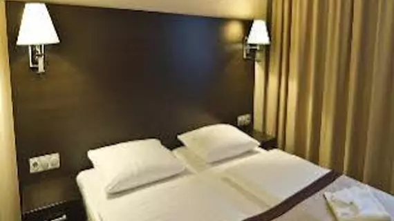 Centro Hotel Kurfürstendamm | Berlin (ve civarı) - Tempelhof-Schoeneberg - Diplomatic Quarter - Batı Berlin Merkezi