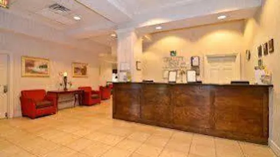 Quality Inn Andrews Air Force Base | Maryland - College Park (ve civarı) - Suitland