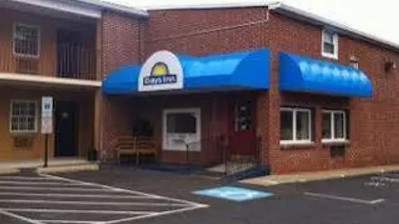 Days Inn Doylestown | Pensilvanya - Bucks County - Solebury Townshp - New Hope (ve civarı) - Doylestown