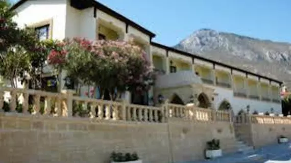 Bellapais Monastry Village Kyrenia | Kıbrıs - Girne - Bellabayıs