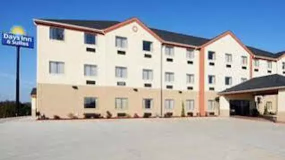 Days Inn & Suites McAlester | Oklahoma - McAlester (ve civarı) - McAlester