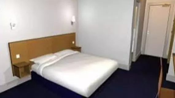 Travelodge Liverpool Stonedale Park | Merseyside (ilçe) - Liverpool (ve civarı) - Liverpool