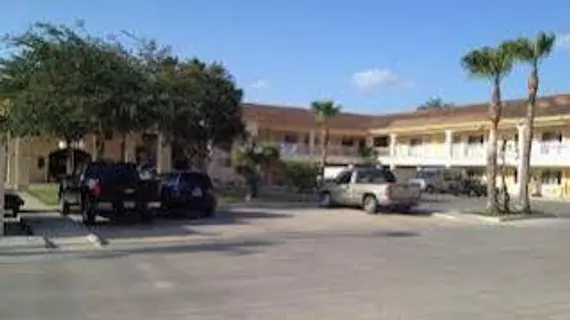 Knights Inn & Suites - City Center Edinburg/McAllen | Teksas - McAllen (ve civarı) - Edinburg