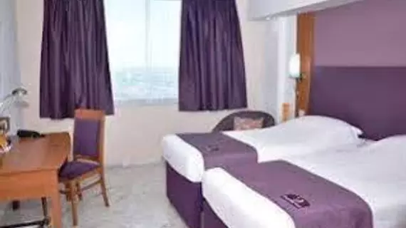 Hotel Golden Deluxe | Batı Delhi - Ulusal Eyalet Başkenti Delhi - Delhi (ve civarı) - Yeni Delhi - Karol Bagh