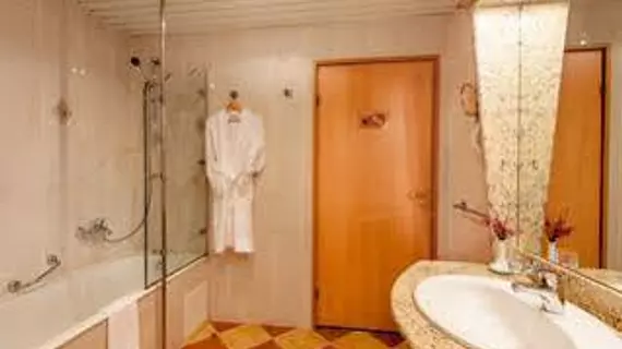 UralHotel | Sverdlovsk Federal Bölgesi - Yekaterinburg (ve civarı) - Yekaterinburg