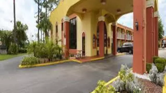 Howard Johnson Express Inn & Suites Lakefront Park Kissimmee | Florida - Orlando (ve civarı) - Lake Buena Vista - Disney's Maingate East