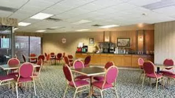 Howard Johnson Inn - Springfield Suites | İllinois - Springfield (ve civarı) - Springfield