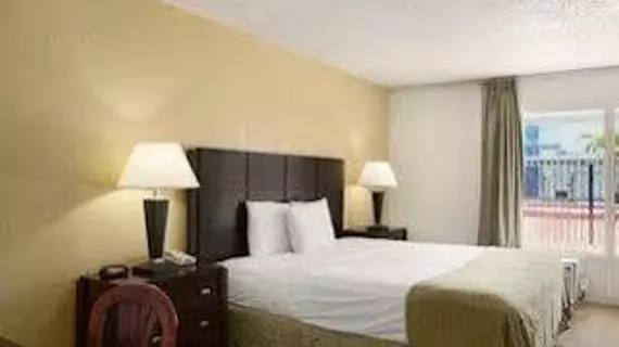 Days Inn by Wyndham St. Petersburg Tampa Bay Area | Florida - St. Petersburg - Clearwater (ve civarı) - St. Petersburg - Lealman