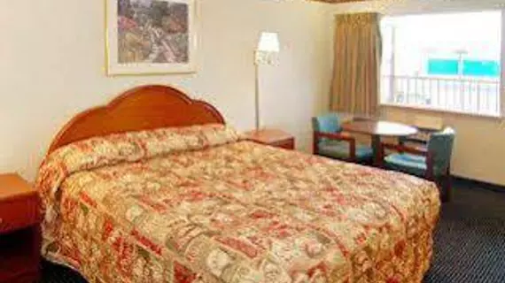 Econo Lodge Airport | Virginia - Norfolk - Virginia Beach (ve civarı) - Norfolk