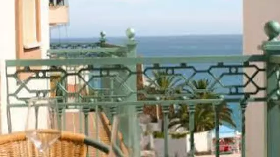 Apartamentos Latin | Andalucia - Malaga İli - La Axarquía - Nerja - Nerja Kent Merkezi