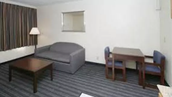 Knights Inn & Suites Virginia Beach | Virginia - Norfolk - Virginia Beach (ve civarı) - Virginia Beach