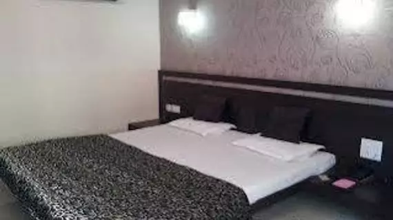 Savshanti Towers Hotel | Gujarat - Vadodara