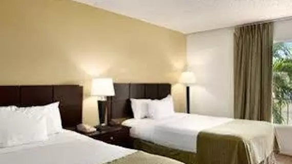 Days Inn by Wyndham St. Petersburg Tampa Bay Area | Florida - St. Petersburg - Clearwater (ve civarı) - St. Petersburg - Lealman