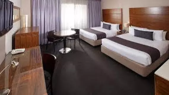 Quality Hotel Dickson | Avustralya Başkent Bölgesi - Tuggeranong - Kanberra (ve civarı) - Dickson